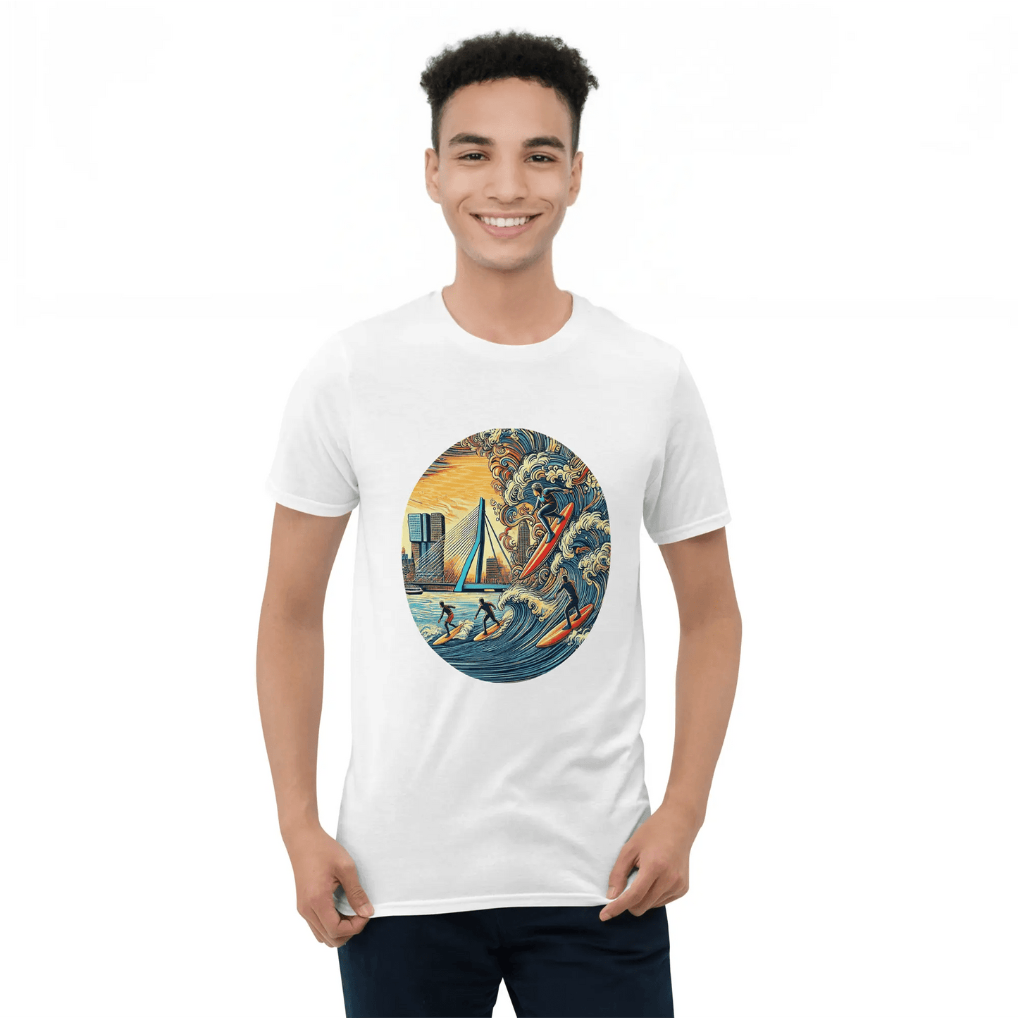 Jonge man in wit Rotterdam Surfen T-shirt 010 ontwerp