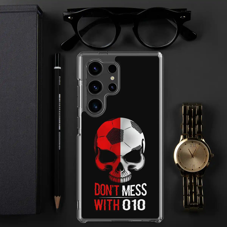 Feyenoord telefoonhoesje Samsung met Don't Mess With 010 design in luxe lifestyle setting