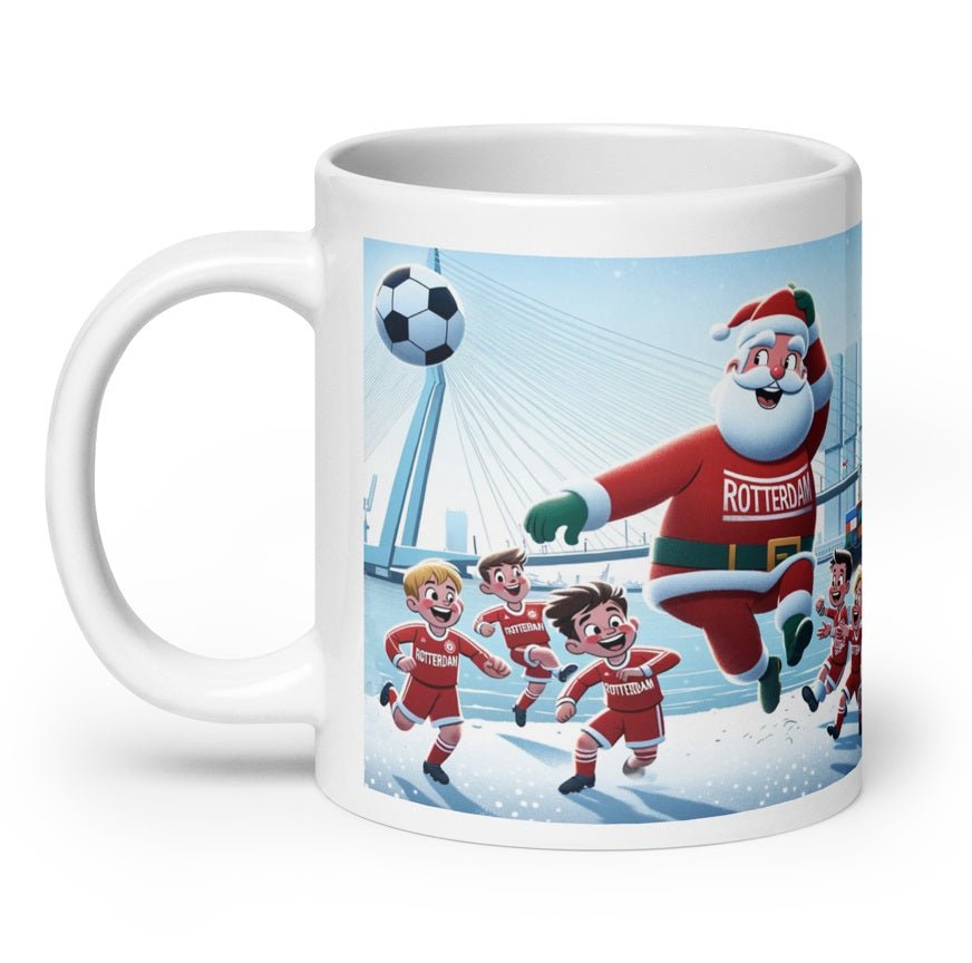 Kerstman Voetbalt aan de Maas: Unieke Rotterdamse Kerstmok