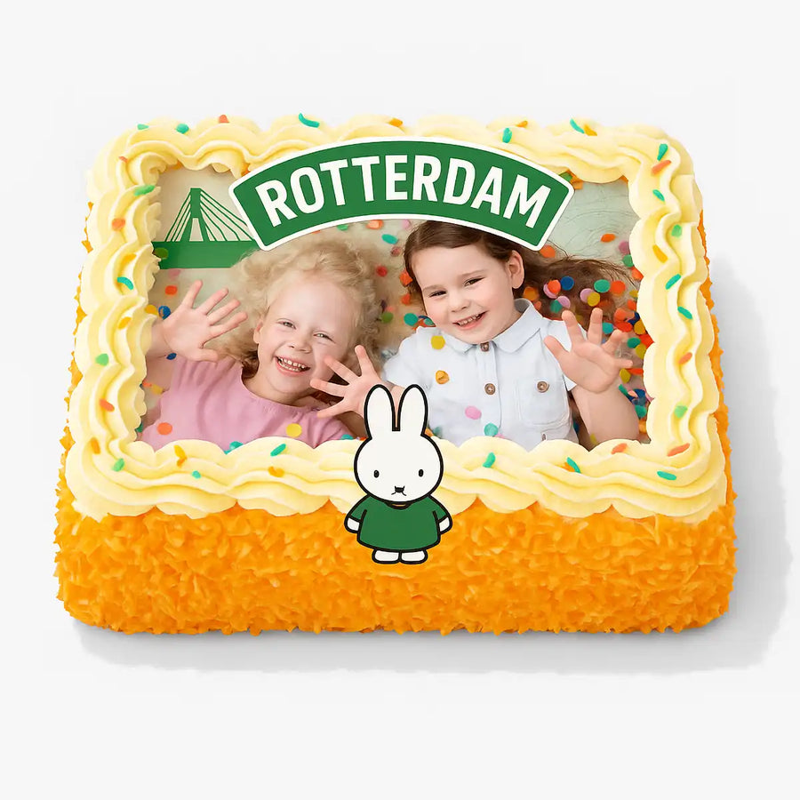 Rotterdamse fototaart met eigen foto voor kinderen, groene banner en Nijntje decoratie