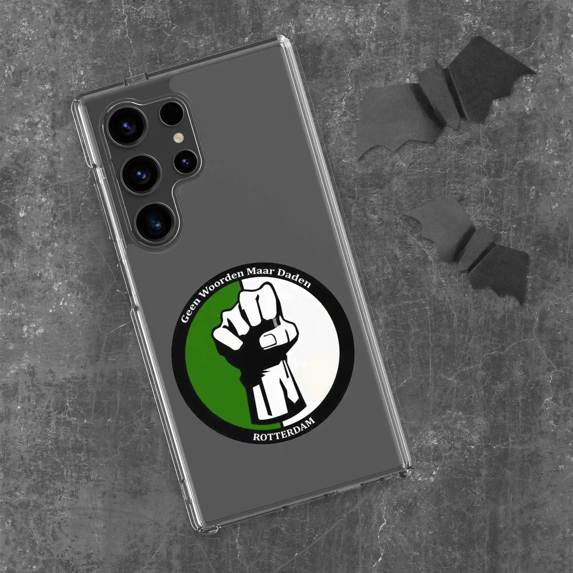 Feyenoord telefoonhoesje Samsung Galaxy S24, op zwarte achtergrond met vleermuizen