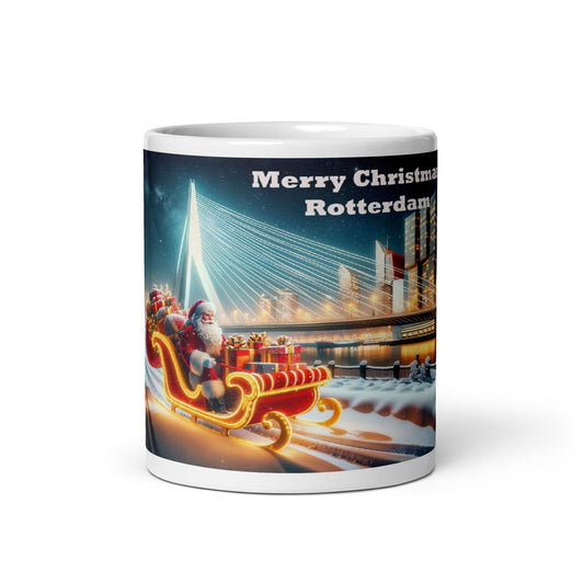 Erasmusbrug Kerstavond - Kerstman op Arreslee Mokende mok