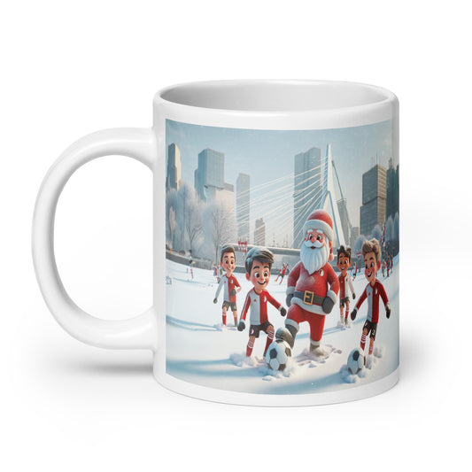 Dubbelzijdige Kerstmok: Erasmusbrug en Voetballende Kerstman